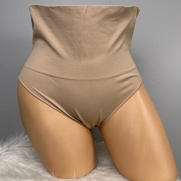SPANX Women's Plus Size 2X Seamless Shaping Brief Underwear 40047R Beige Tan - Picture 1 of 9